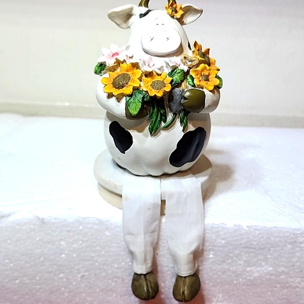 Shelf sitter or Candle Topper. Cow holding beautiful flowers. New no tag - Picture 2 of 8